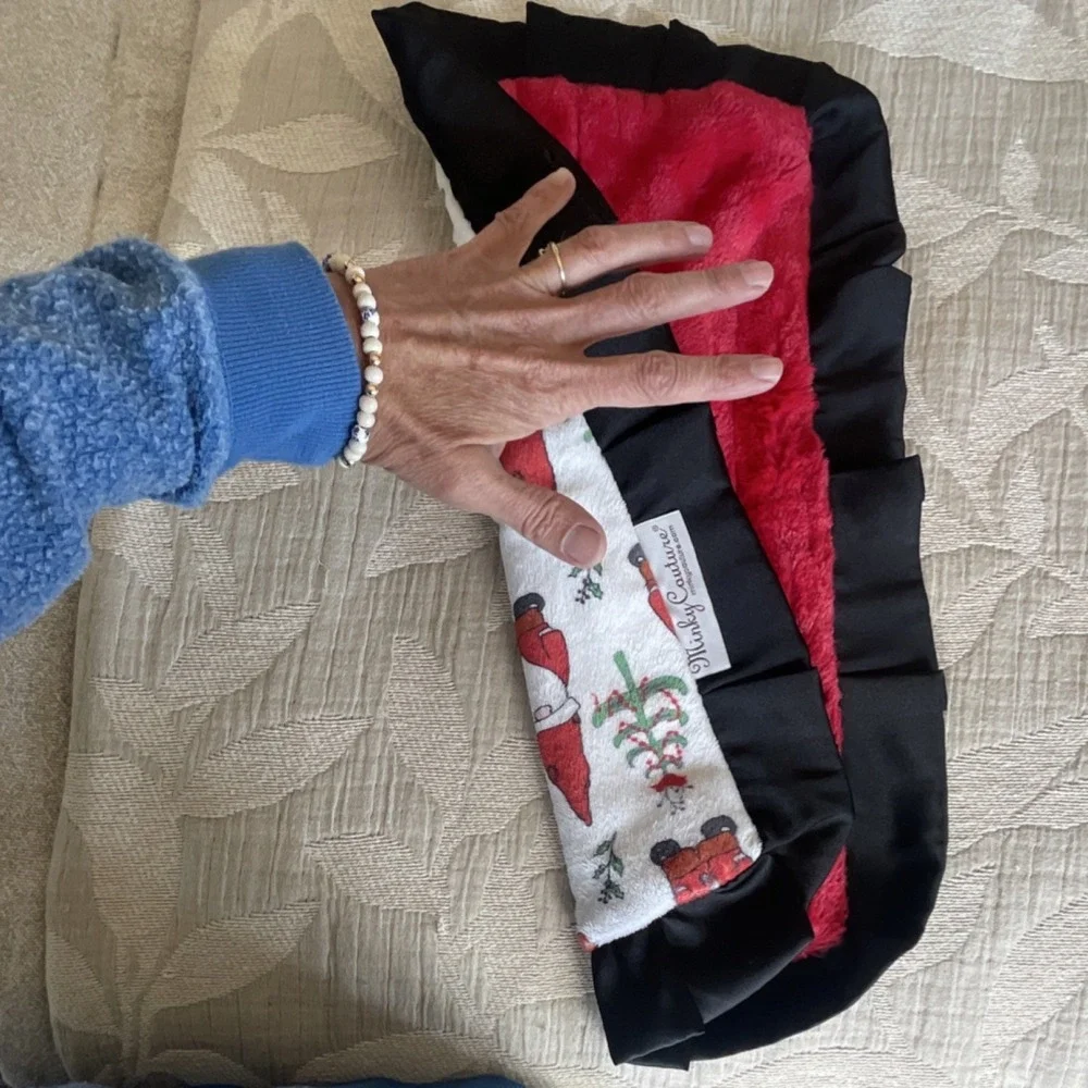 Minky Couture Mini Security Blanket Christmas Gnome Holiday Red Black‎ 10x18